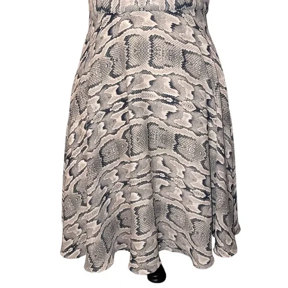 Express Women’s Halter Sleeveless Python Print Dress Size 4 - Picture 4 of 5